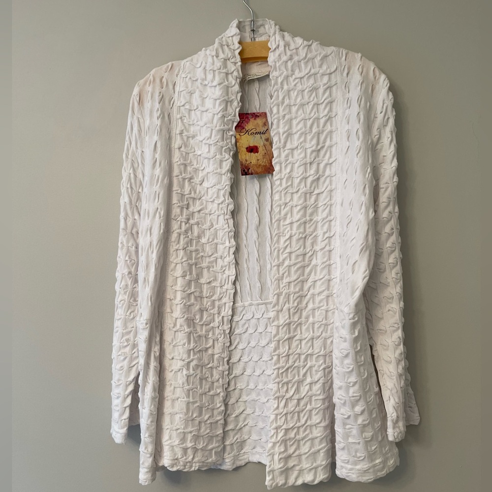 Very textured lightweight jacket. - Picture 2 of 3